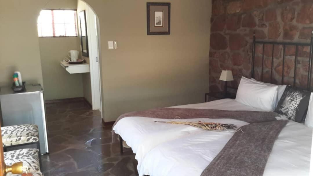 Khan River Lodge Wilhelmstal 外观 照片
